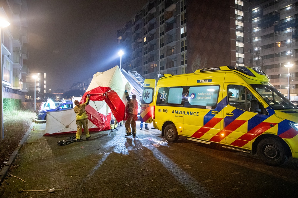 Persoon overleden na val van flat