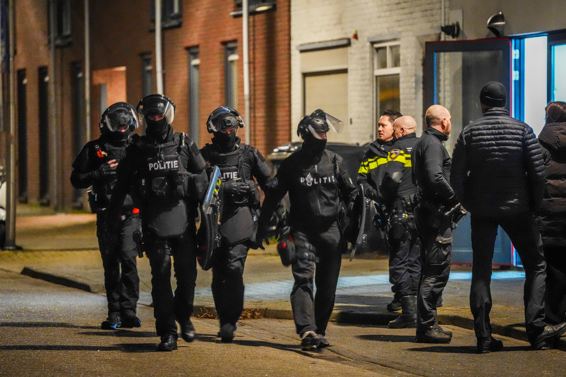 VIDEO: 7 arrestaties bij meerdere invallen in groot drugsonderzoek
