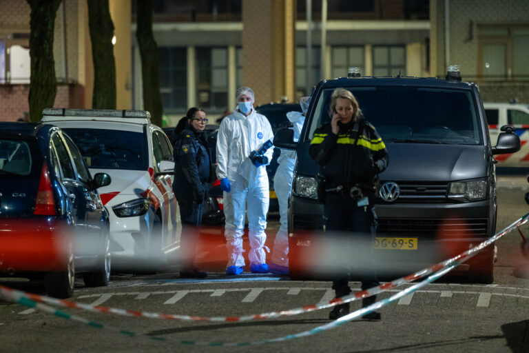 Man (35) aangehouden voor betrokkenheid bij dodelijke schietpartij, ook vluchtauto gevonden