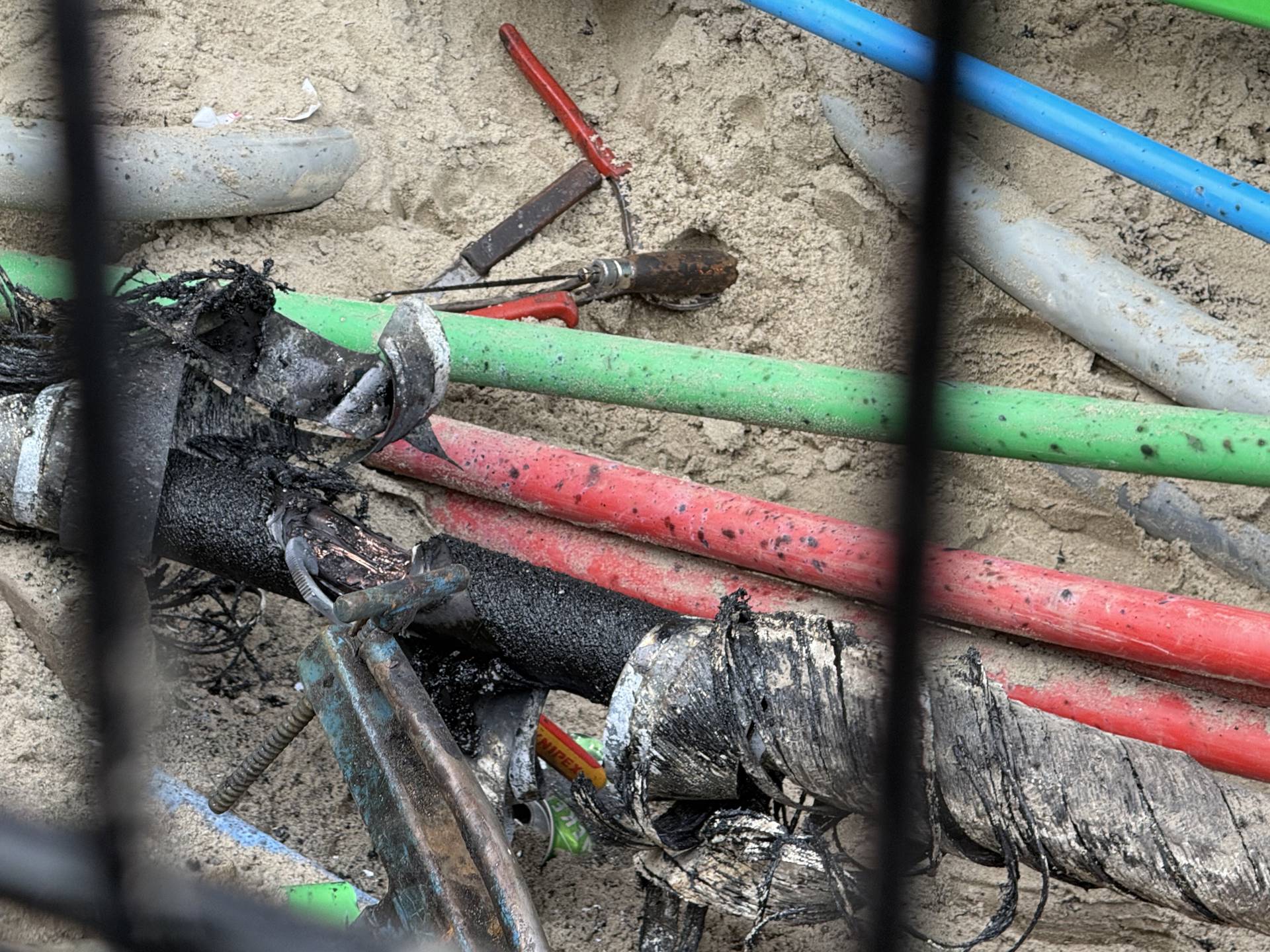 Man gewond na stroomstoot van ‘10.000 volt’ bij werkzaamheden