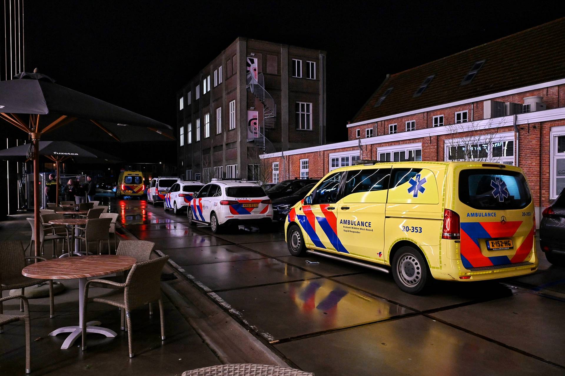 Man draait door in hotelkamer en raakt in levensgevaar