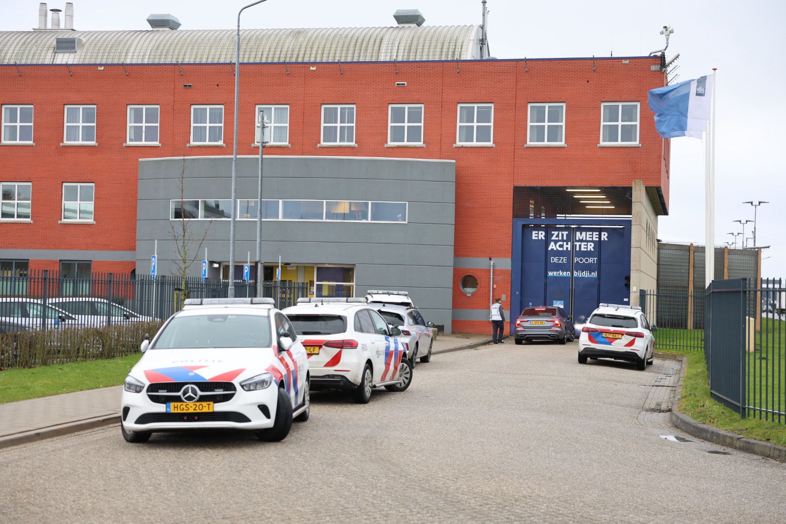 Zwaargewonde bij steekincident en gijzeling in gevangenis