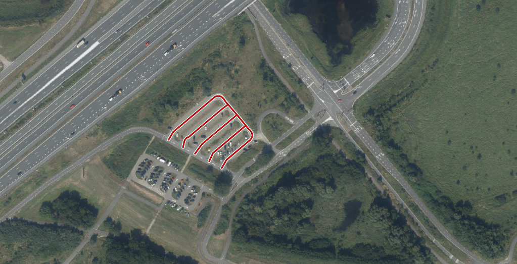 Man met geweld in eigen auto ontvoerd en beroofd