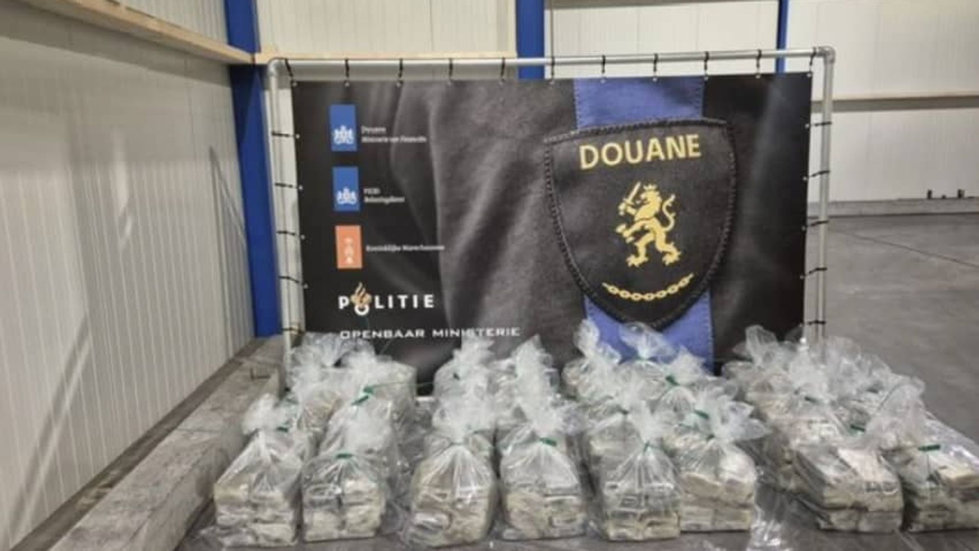 Honderden kilo’s cocaïne gevonden tussen bananen in haven