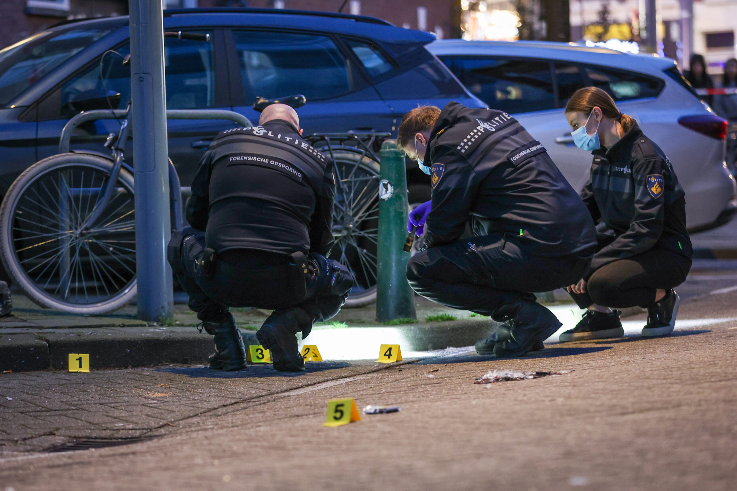 Schoten vanuit auto op persoon, politie vindt mogelijk betrokken auto