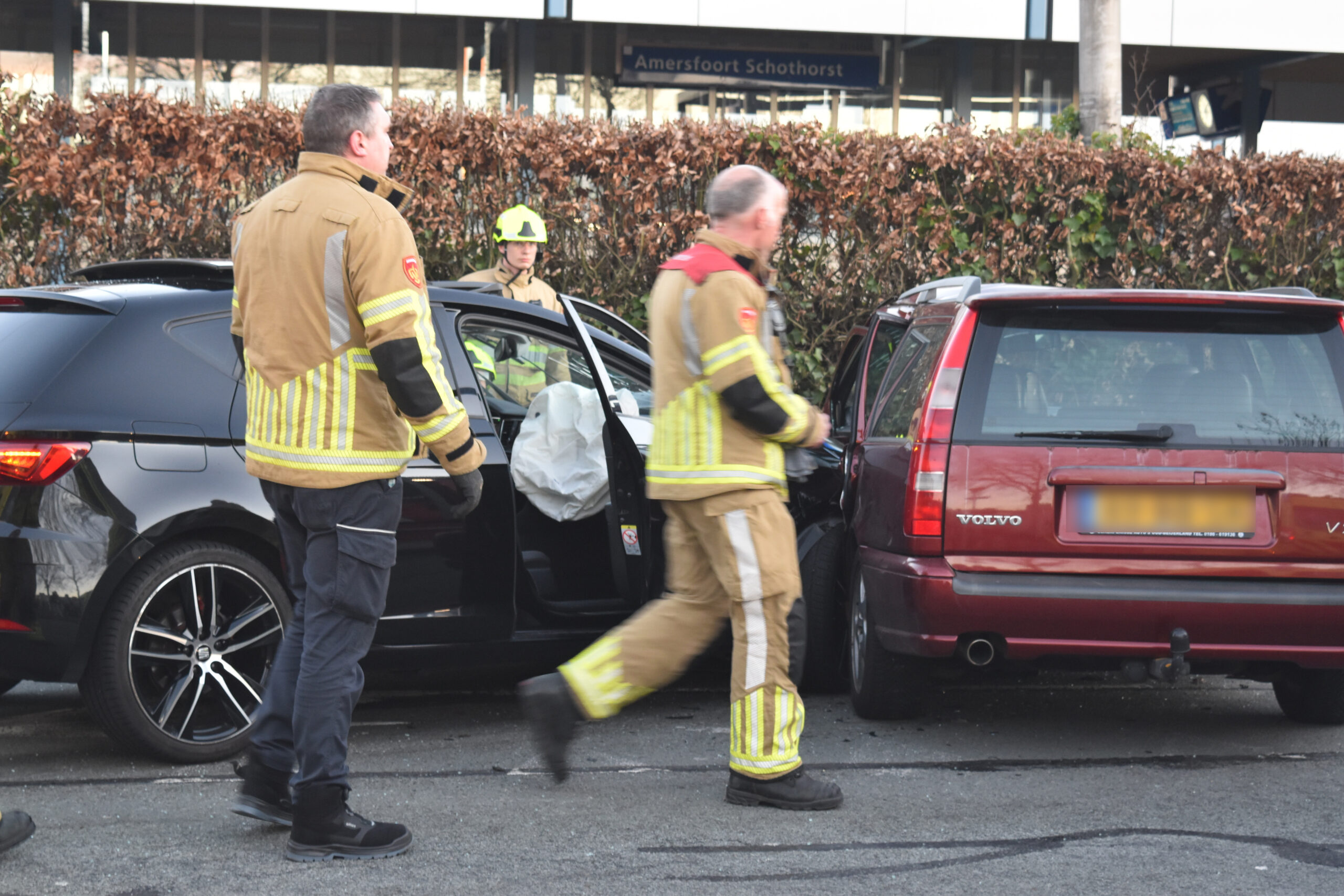 Brandweer bevrijdt slachtoffer na ernstig ongeval