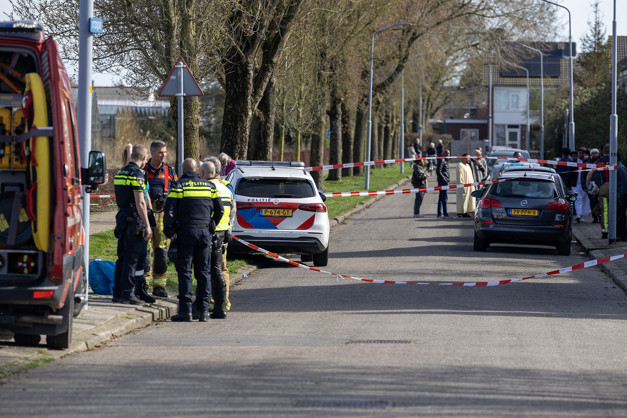 Kind met spoed naar ziekenhuis na val in het water