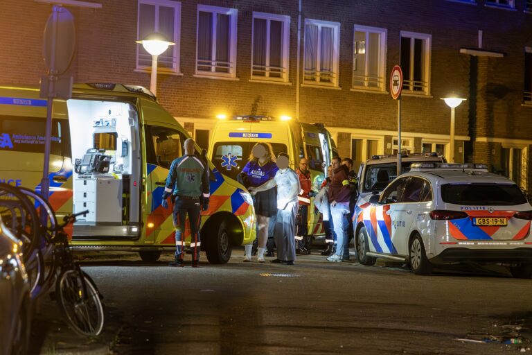 Zeven gewonden na explosie en brand in portiekwoning