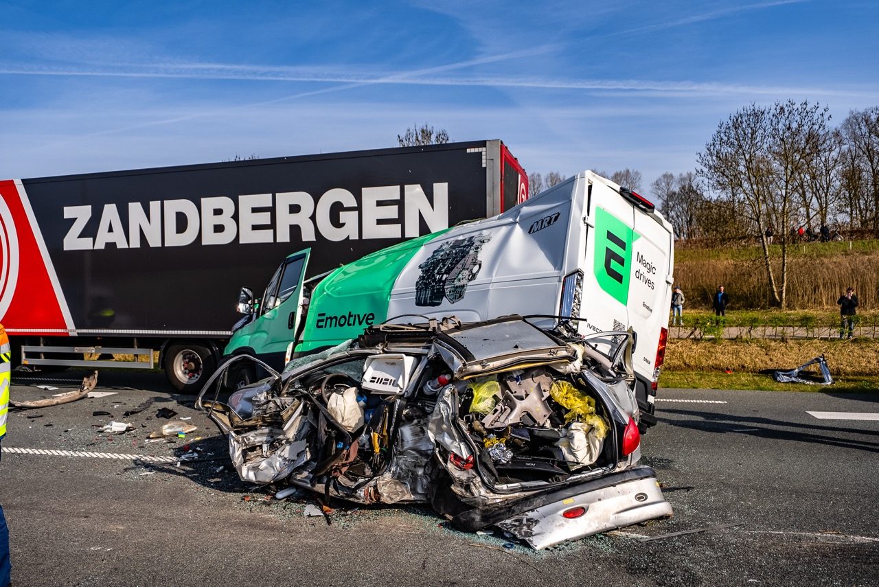 3896edd2-1514-4bc7-a377-6e49c84fdb0f-groot - 112 Nederland