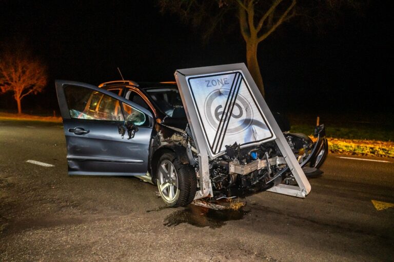 Automobilist gewond bij eenzijdig ongeluk