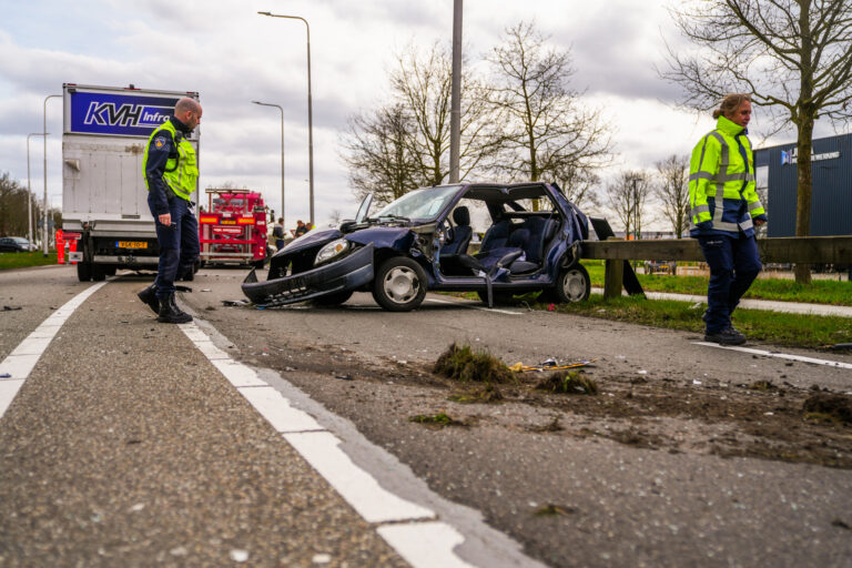 Brandweer bevrijdt slachtoffer na ongeval