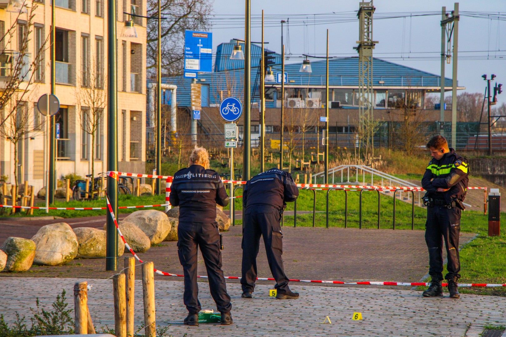 Steekincident bij vechtpartij met groep asielzoekers, politie zoekt getuigen