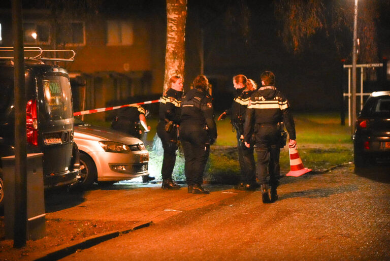 Woning onder vuur genomen: kogelgaten in gevel en voordeur
