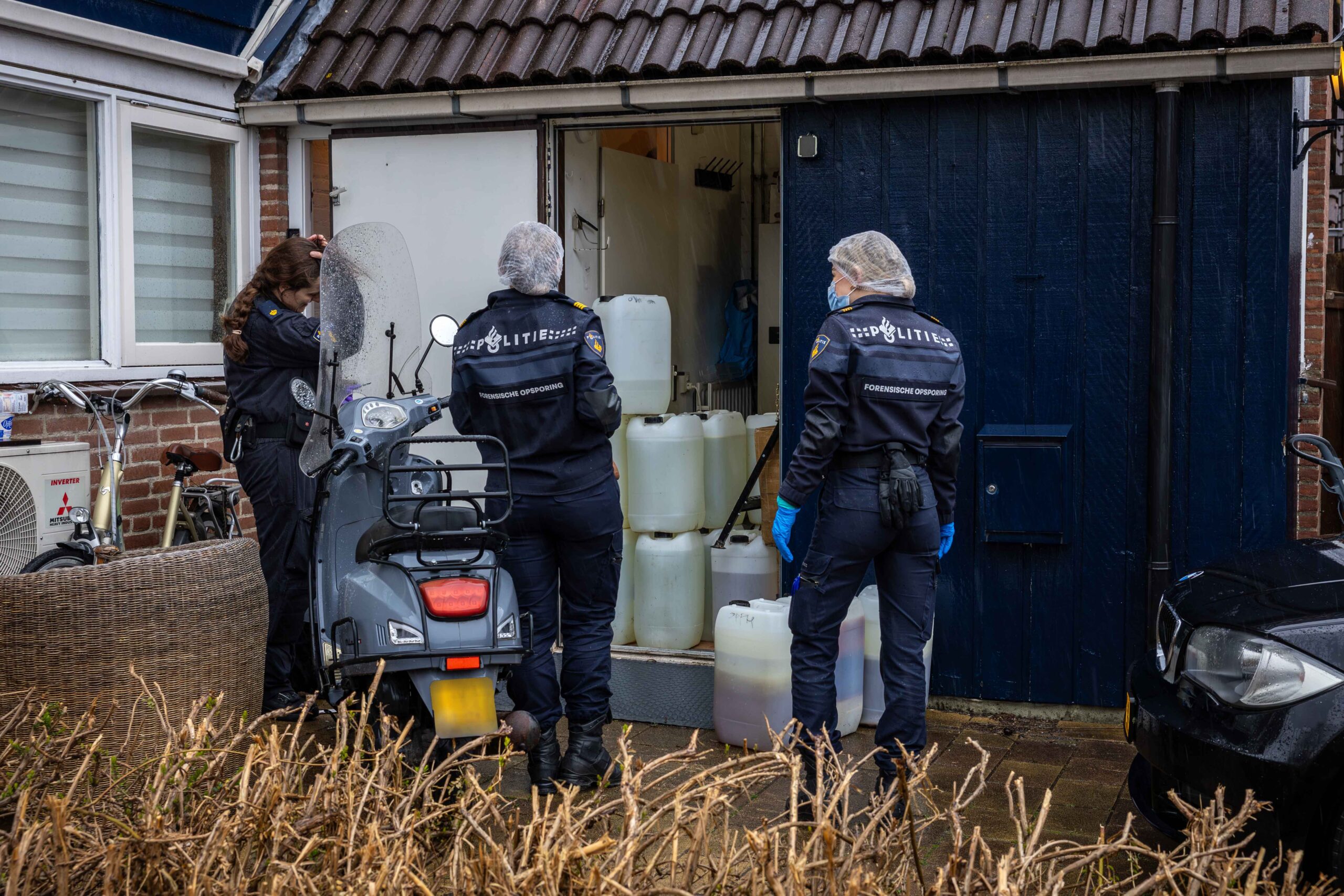 Arrestatieteam valt woning binnen na drugsvondst