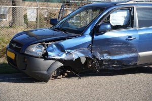 Twee gewonden en ravage na ongeval