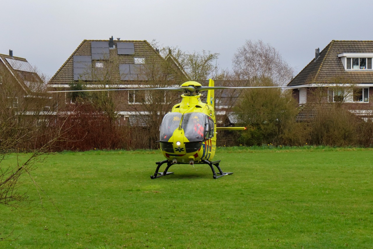 Man gewond na val van dak