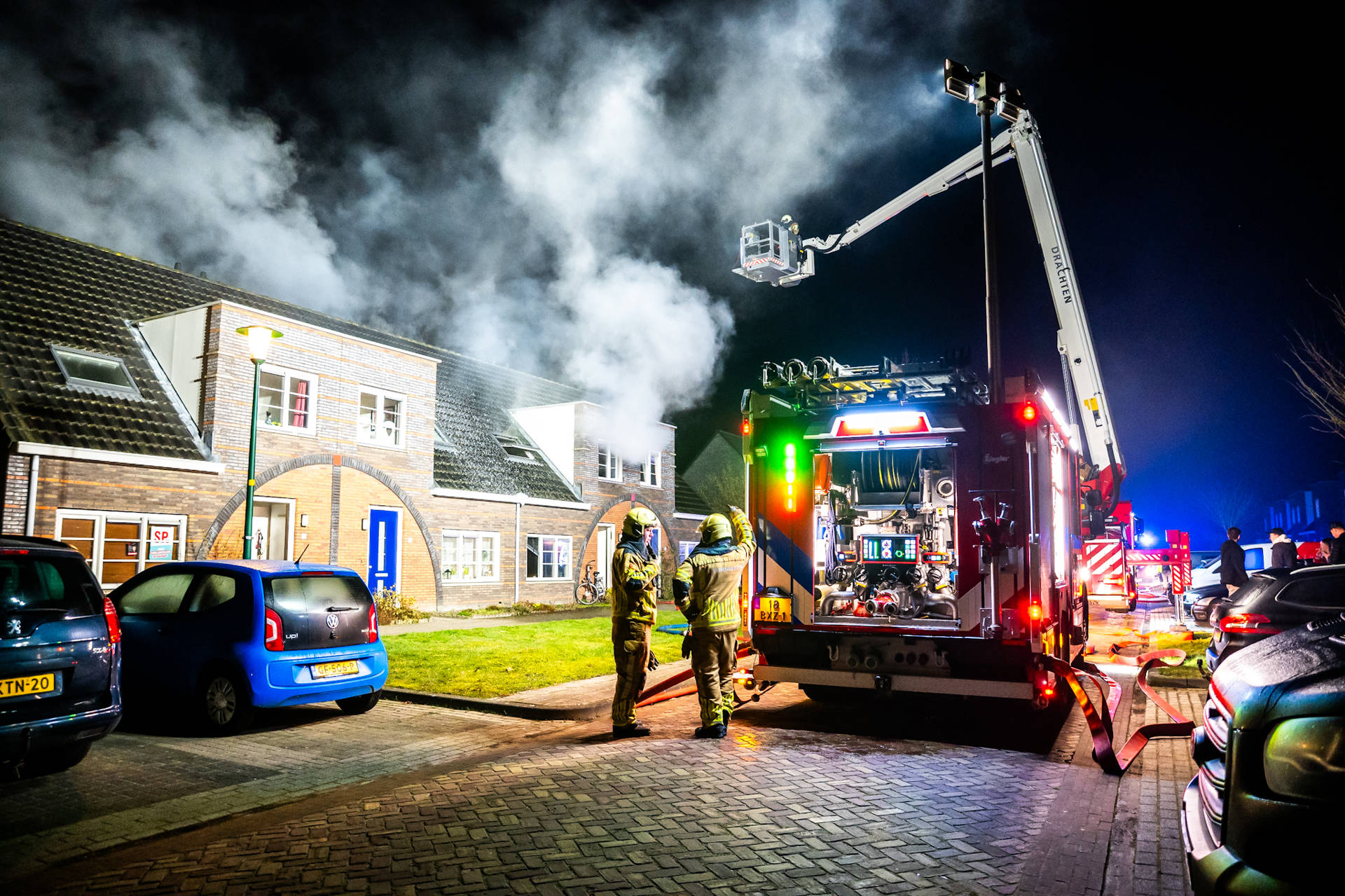 Brandweer massaal uitgerukt voor uitslaande woningbrand