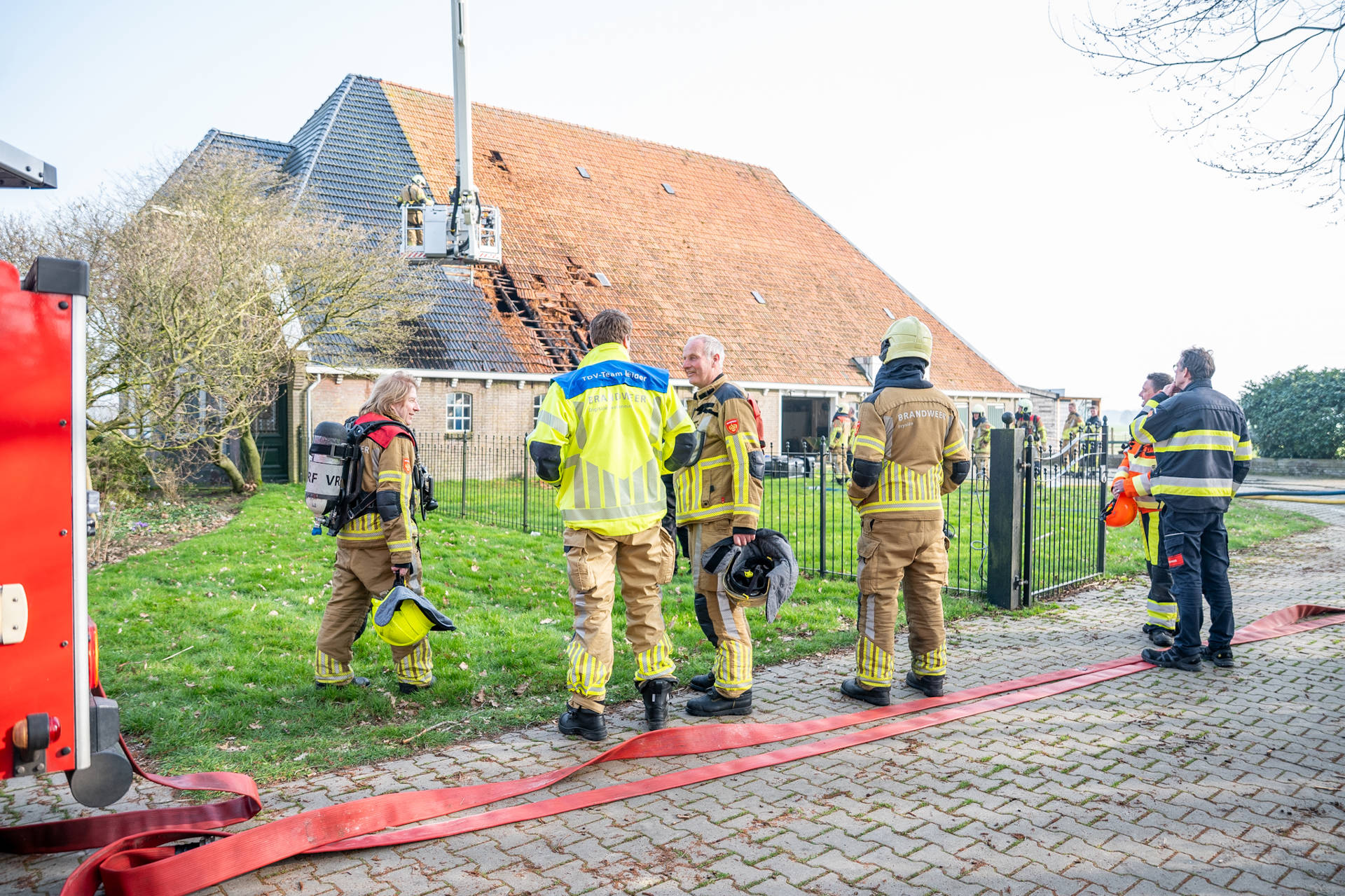 Veel brandweerinzet nodig bij brand in woonboerderij