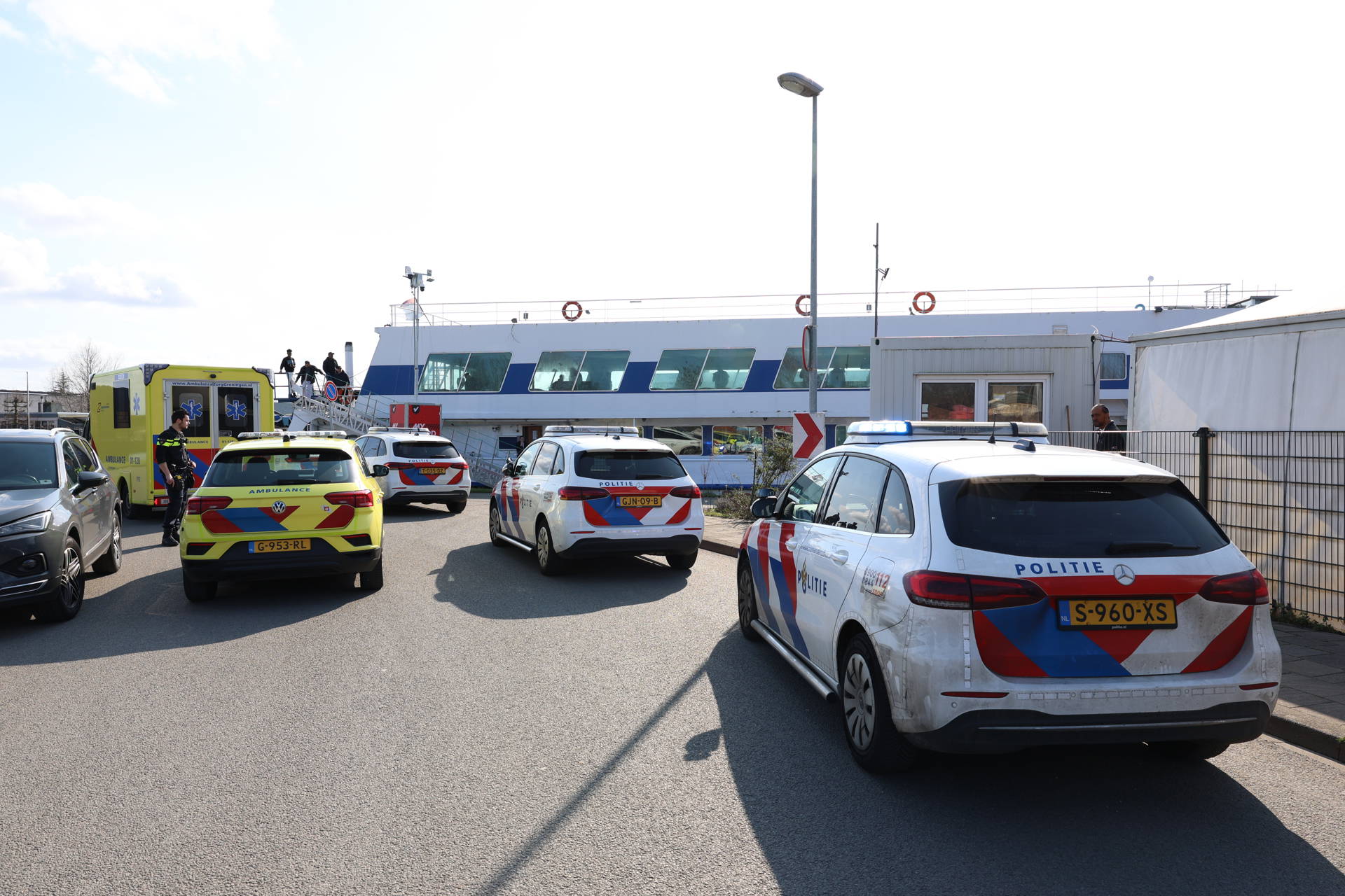 Persoon gewond bij steekpartij op opvang boot voor asielzoekers