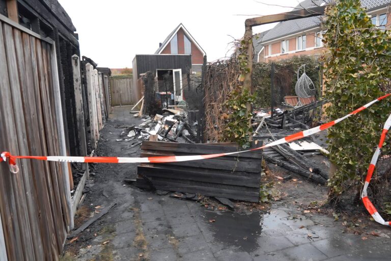 Flinke brand verwoest meerdere schuren