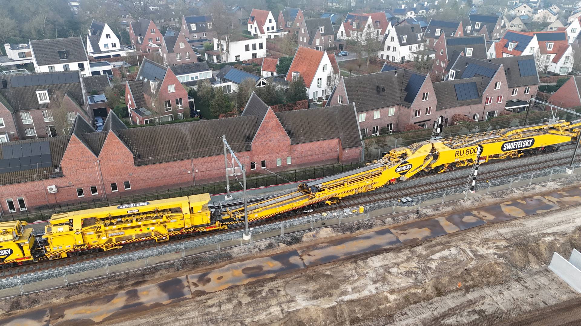 Werktrein ontspoort, geen treinverkeer tot maandagochtend