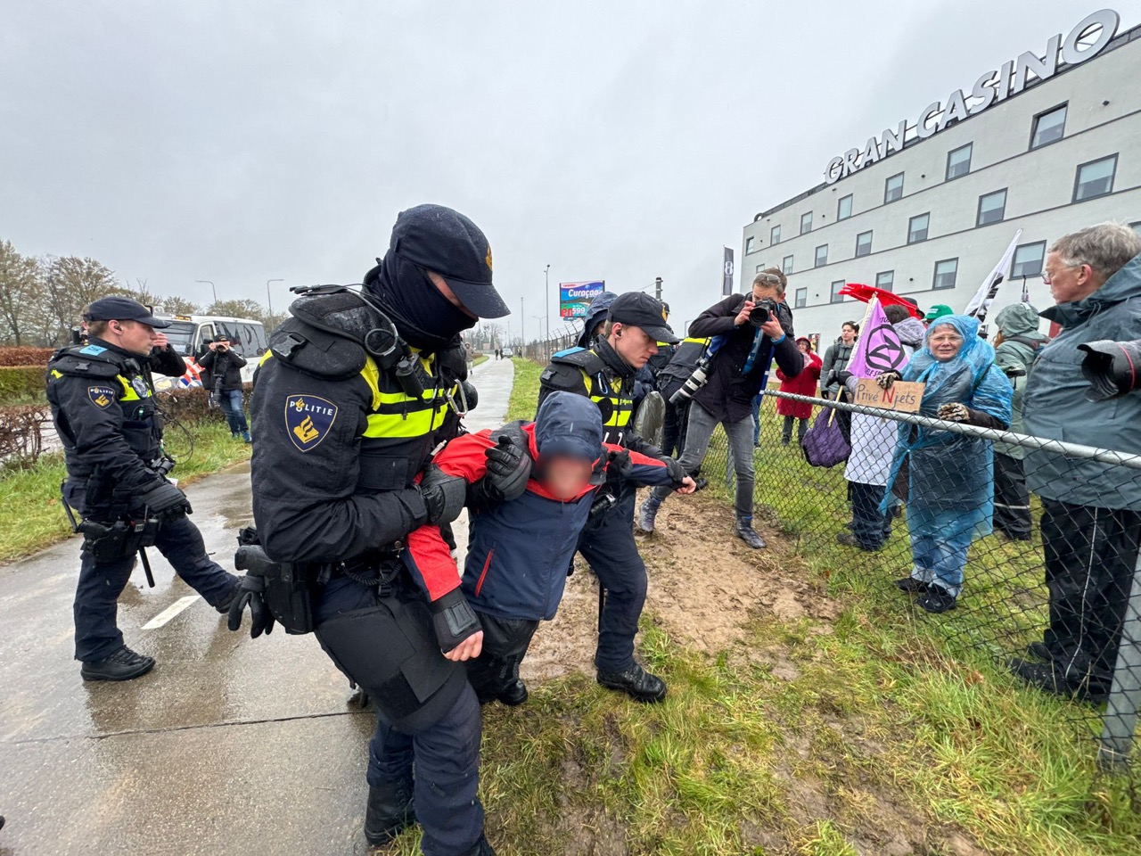 Snelweg afgesloten na actie van klimaatactivisten