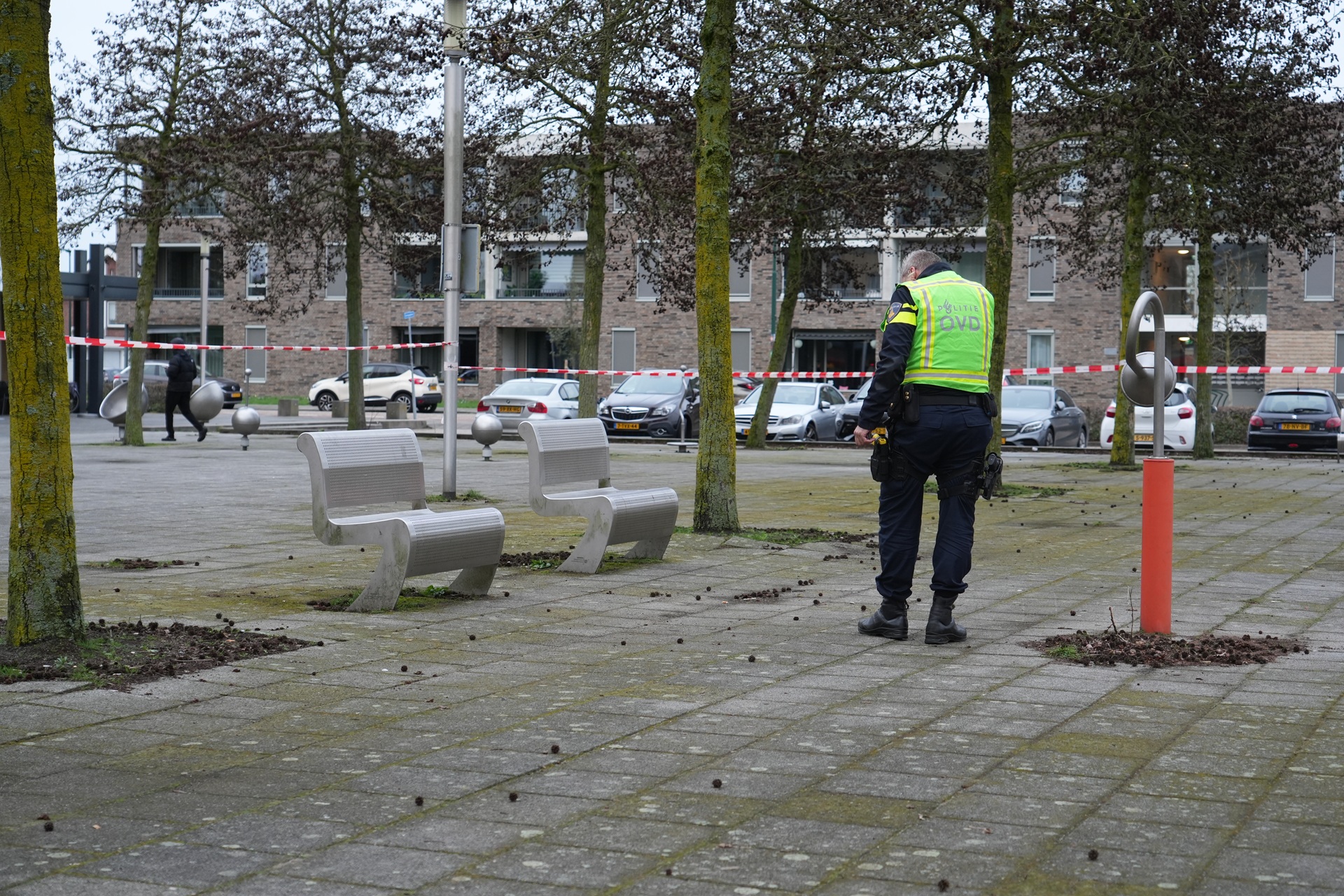Politie zoekt verdachte na steekpartij waarbij man in been gewond raakt