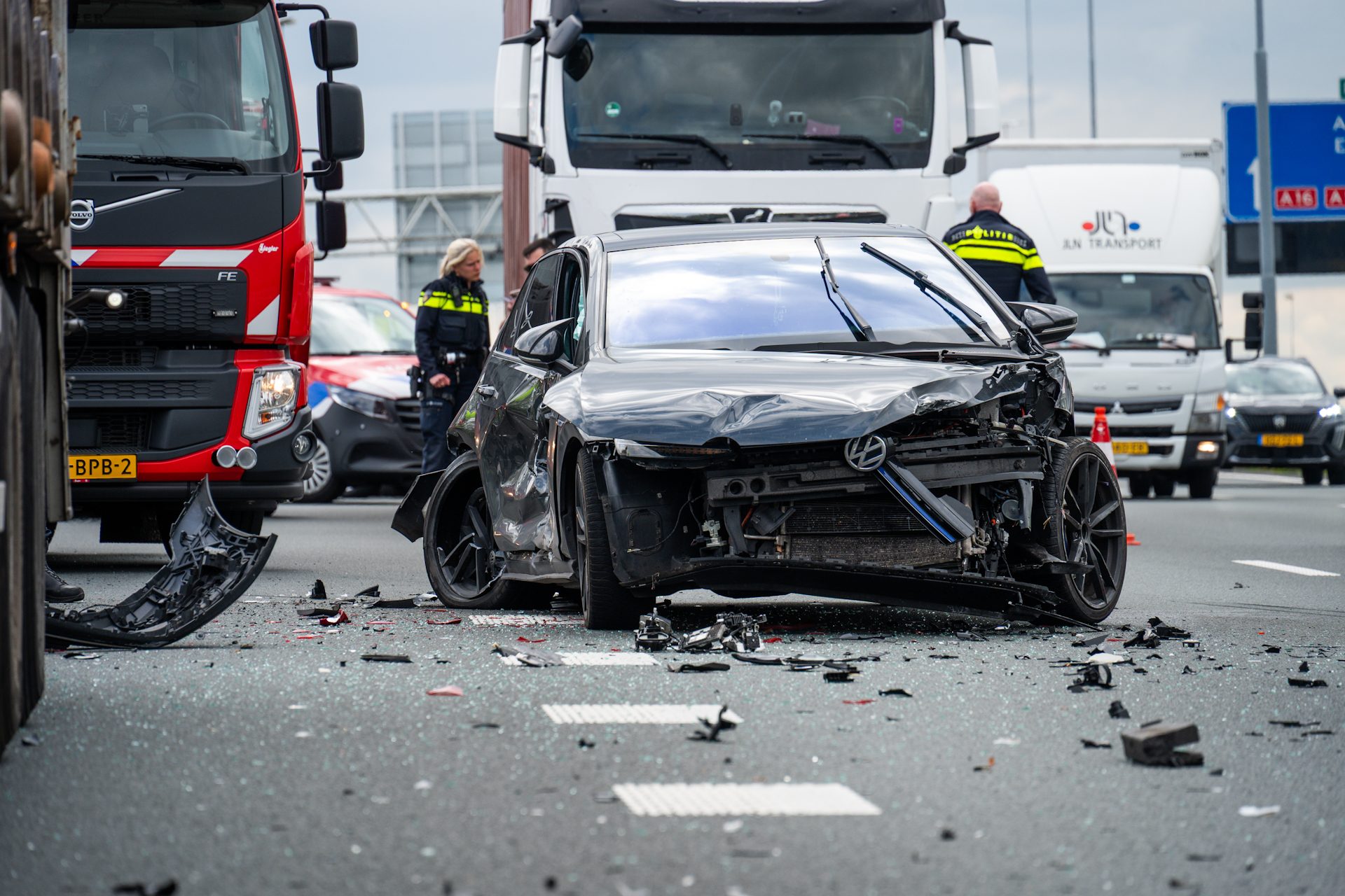 Twee zwaargewonden bij aanrijding op snelweg
