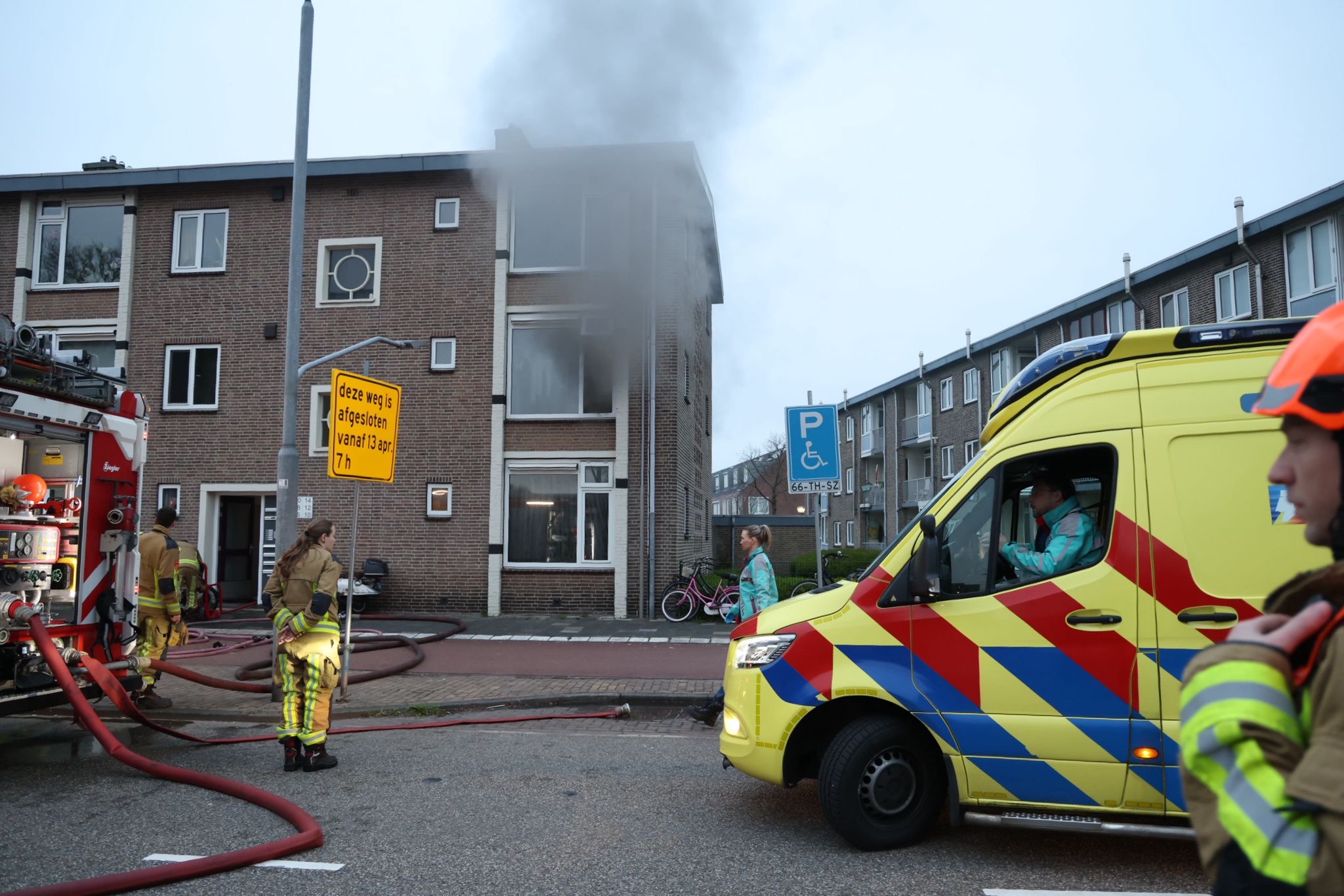 Persoon ernstig gewond door brand in woning