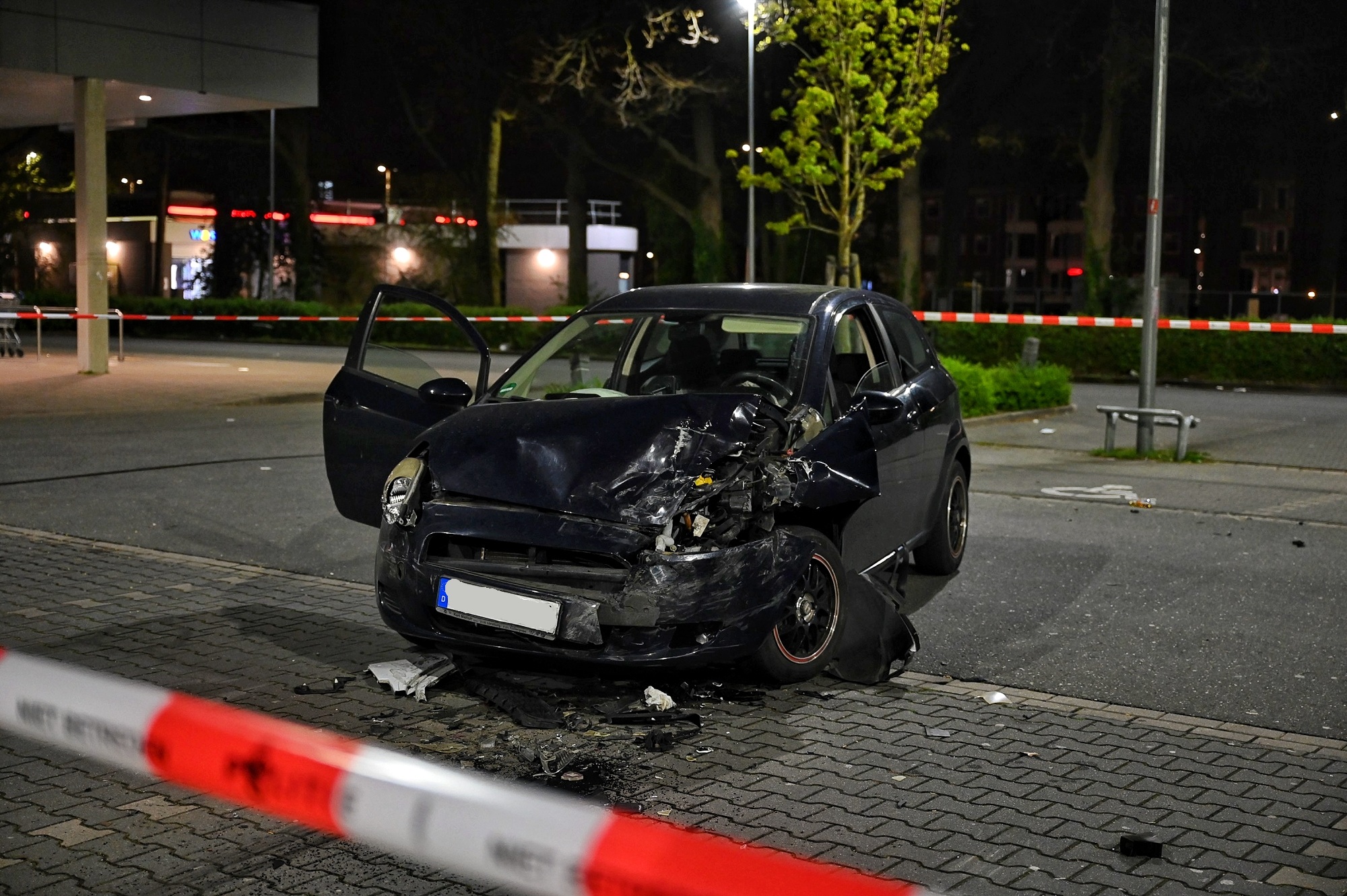 Politie onderzoekt zware autovernielingen na familieruzie