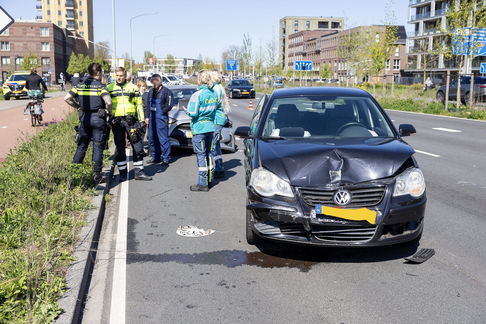 Ambulance met patiënt betrokken bij botsing met twee auto’s