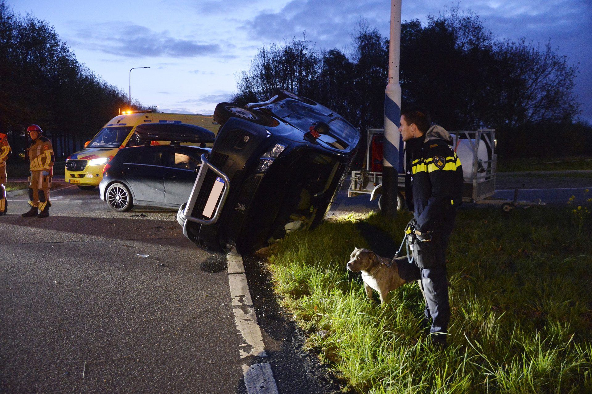 Gewonde door botsing tussen auto en bedrijfswagen