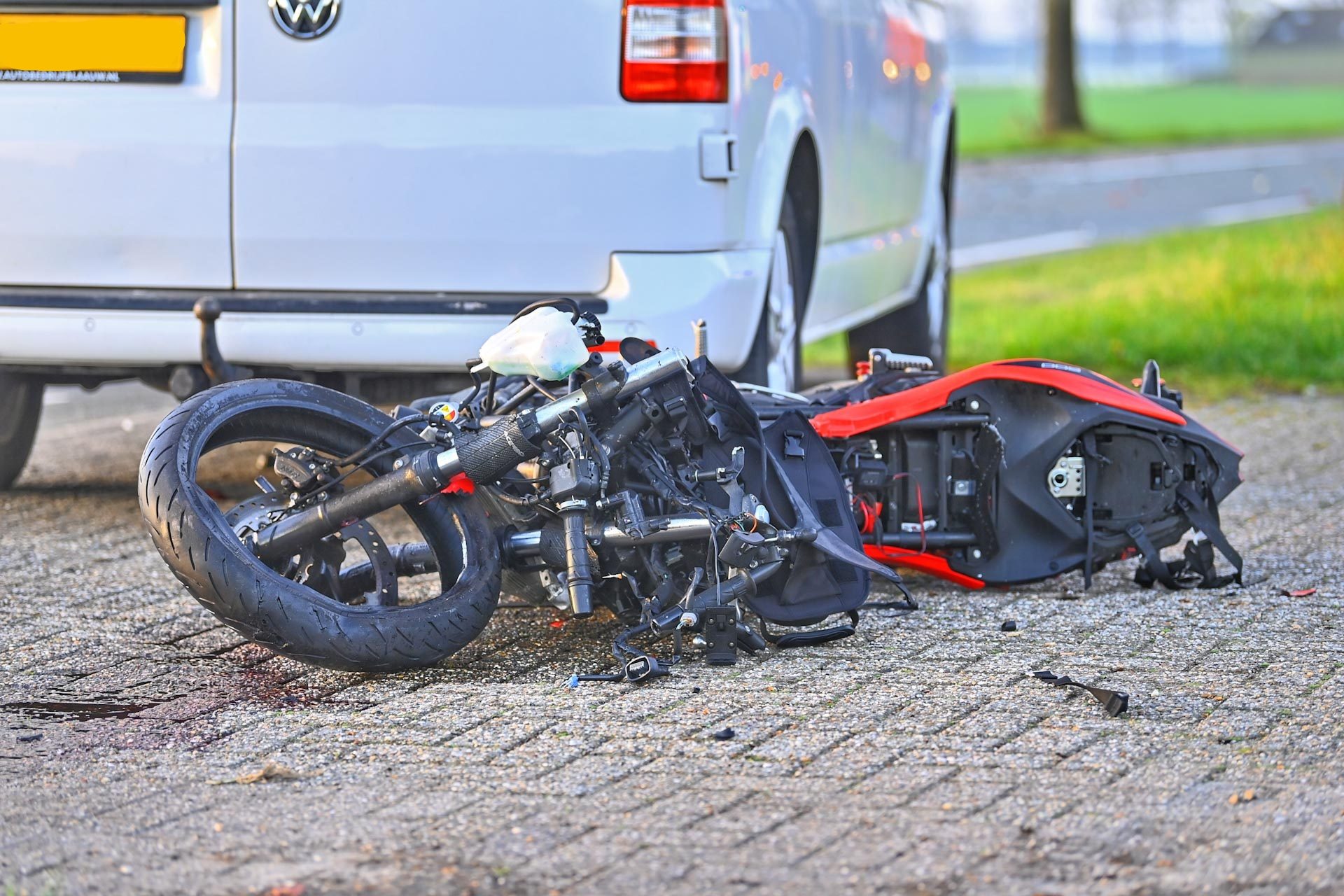 Motorrijder overleden tijdens inhaalactie