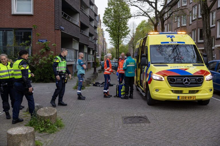 Man ernstig gewond na schietpartij, omgeving afgezet
