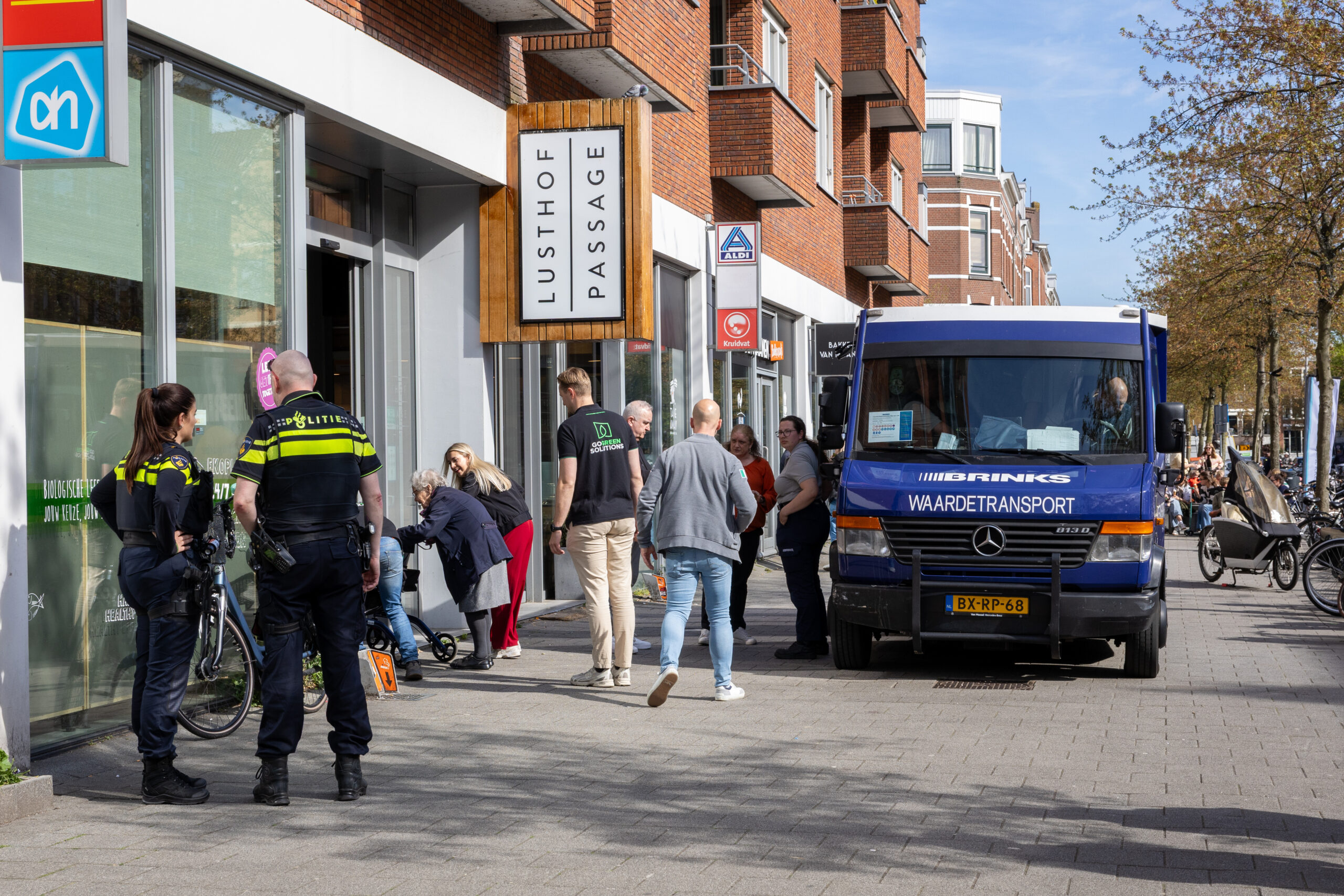 Geldtransportauto overvallen, dader gevlucht en politie zoekt getuigen