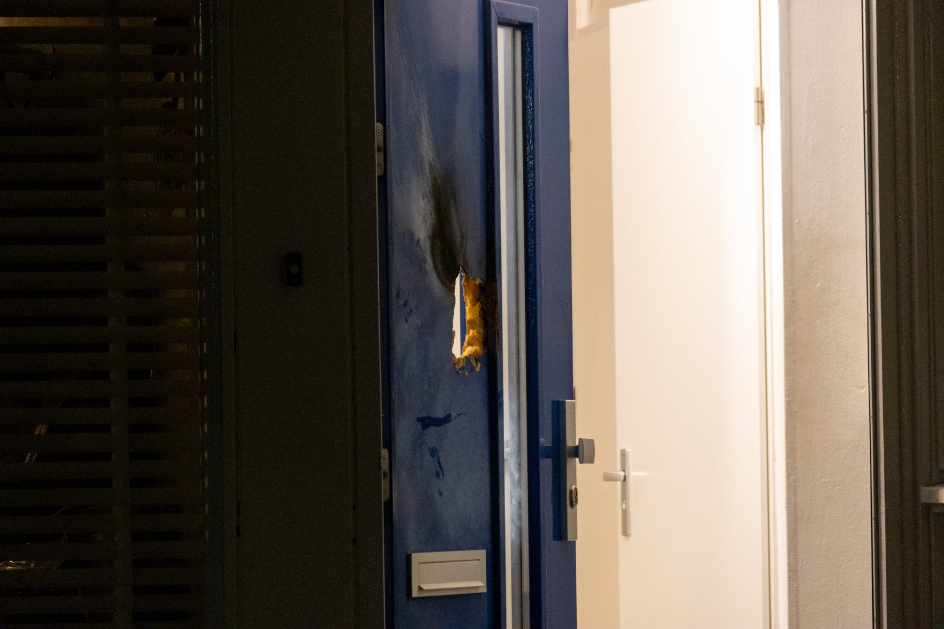 Buurt schrikt wakker door explosie bij woning