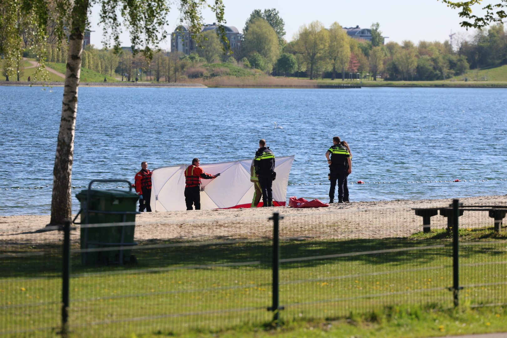 Overleden persoon aangetroffen, onderzoek gestart