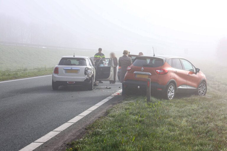 Kinderen geschrokken na kettingbotsing in de mist