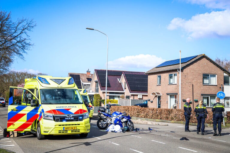 Motorrijder overleden na botsing met auto