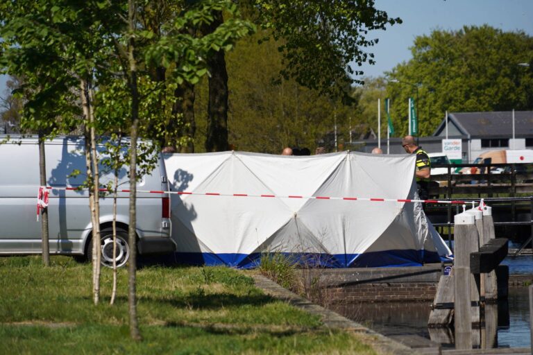 Lichaam en scootmobiel aangetroffen in het kanaal
