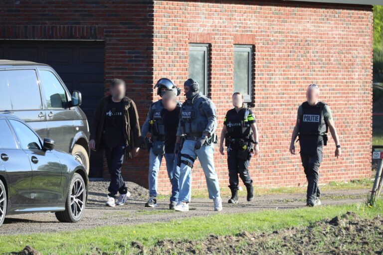 Man aangehouden door zwaar bewapend arrestatieteam