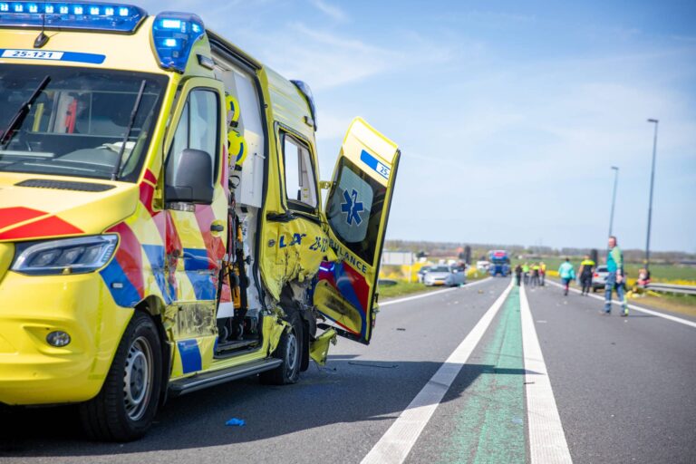 Ongeval met ambulance op Provincialeweg
