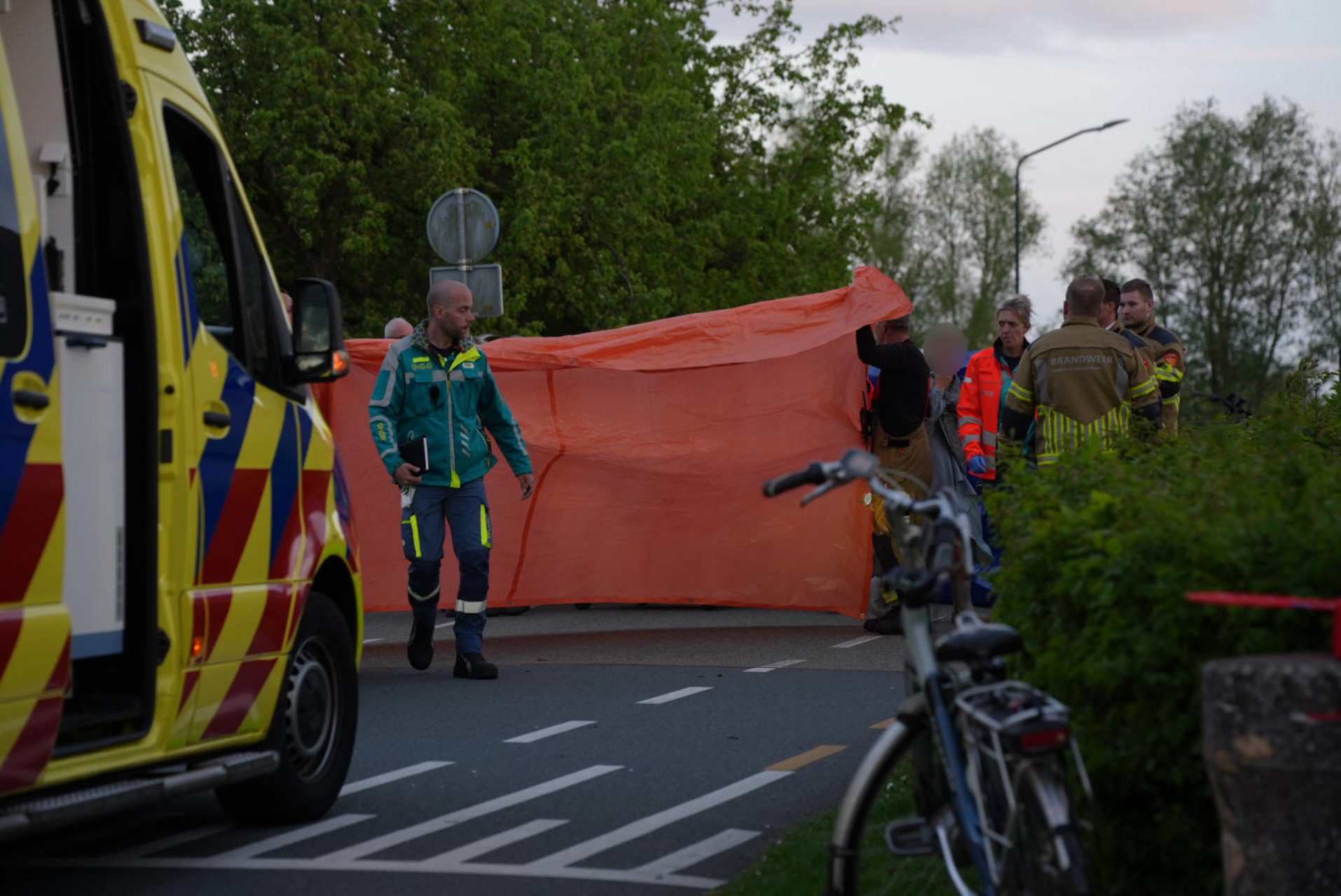 Fietser zwaargewond bij aanrijding met auto