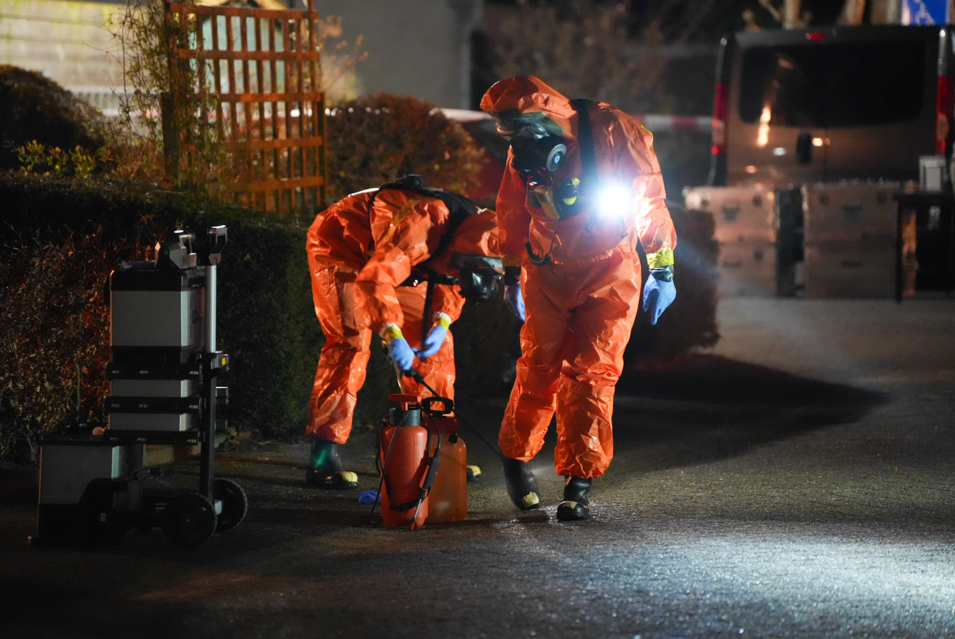 Verdachte poederbrief veiliggesteld, betrokkenen ontsmet na vondst bij woning