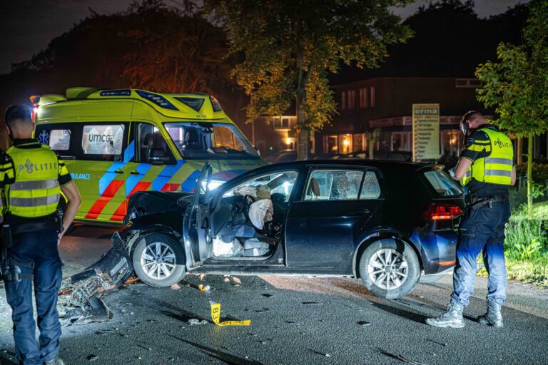 Twee gewonden bij ernstig ongeval