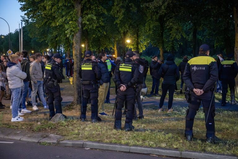 Demonstranten vertrekken vreedzaam na protest bij AZC