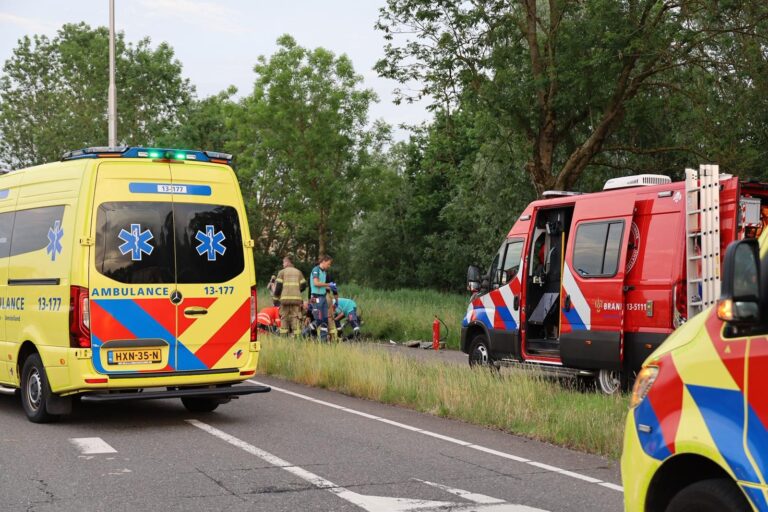 Slachtoffer gereanimeerd na ernstig ongeval, zoekactie in water
