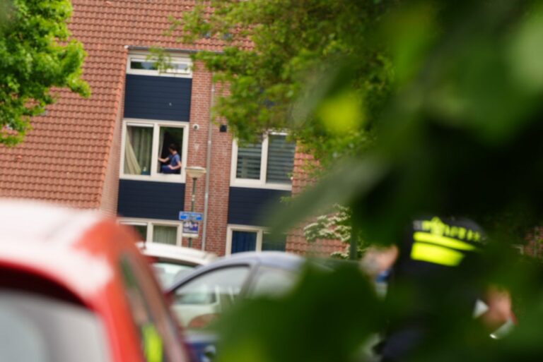 Verwarde man met kruisboog na urenlange inzet aangehouden