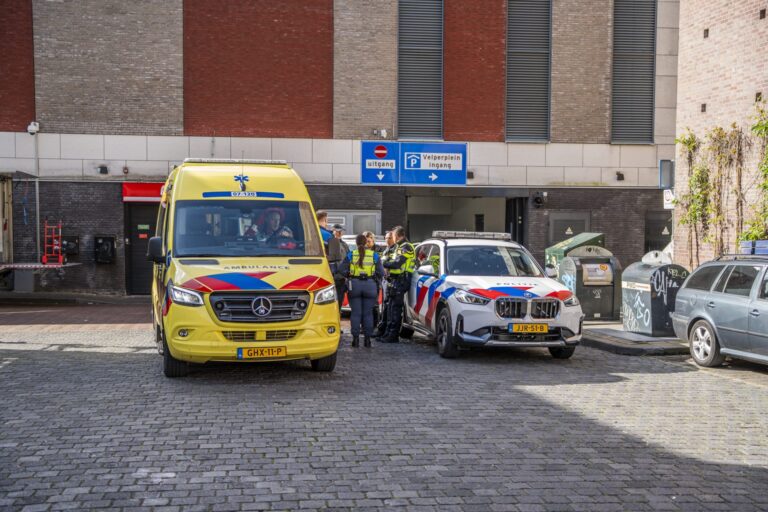 Bebloede man op straat aangetroffen