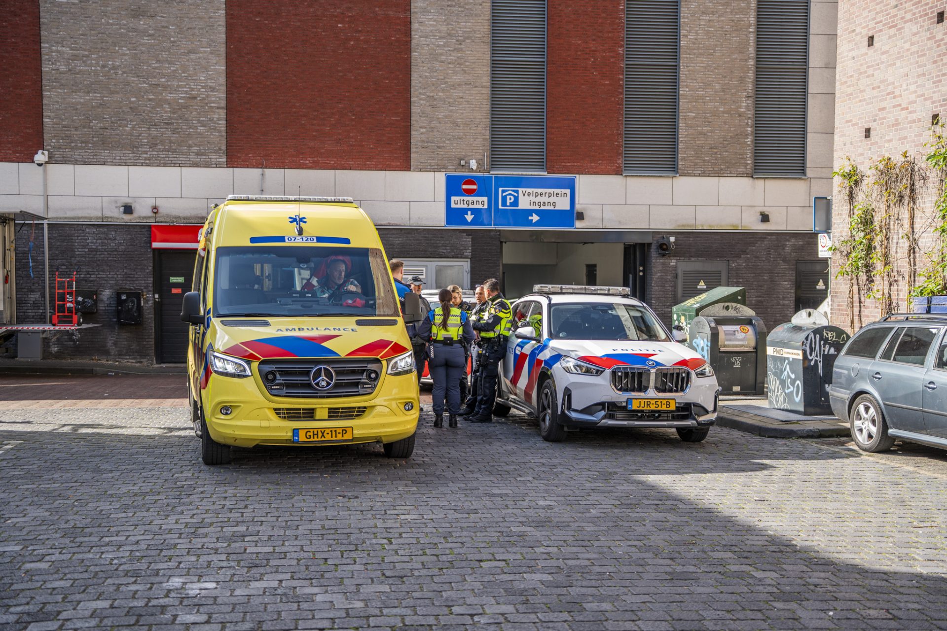 Bebloede man op straat aangetroffen